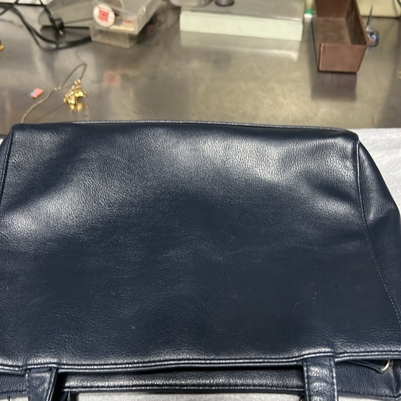 Ladies navy blue Liz Claiborne bag - Picture 4 of 5